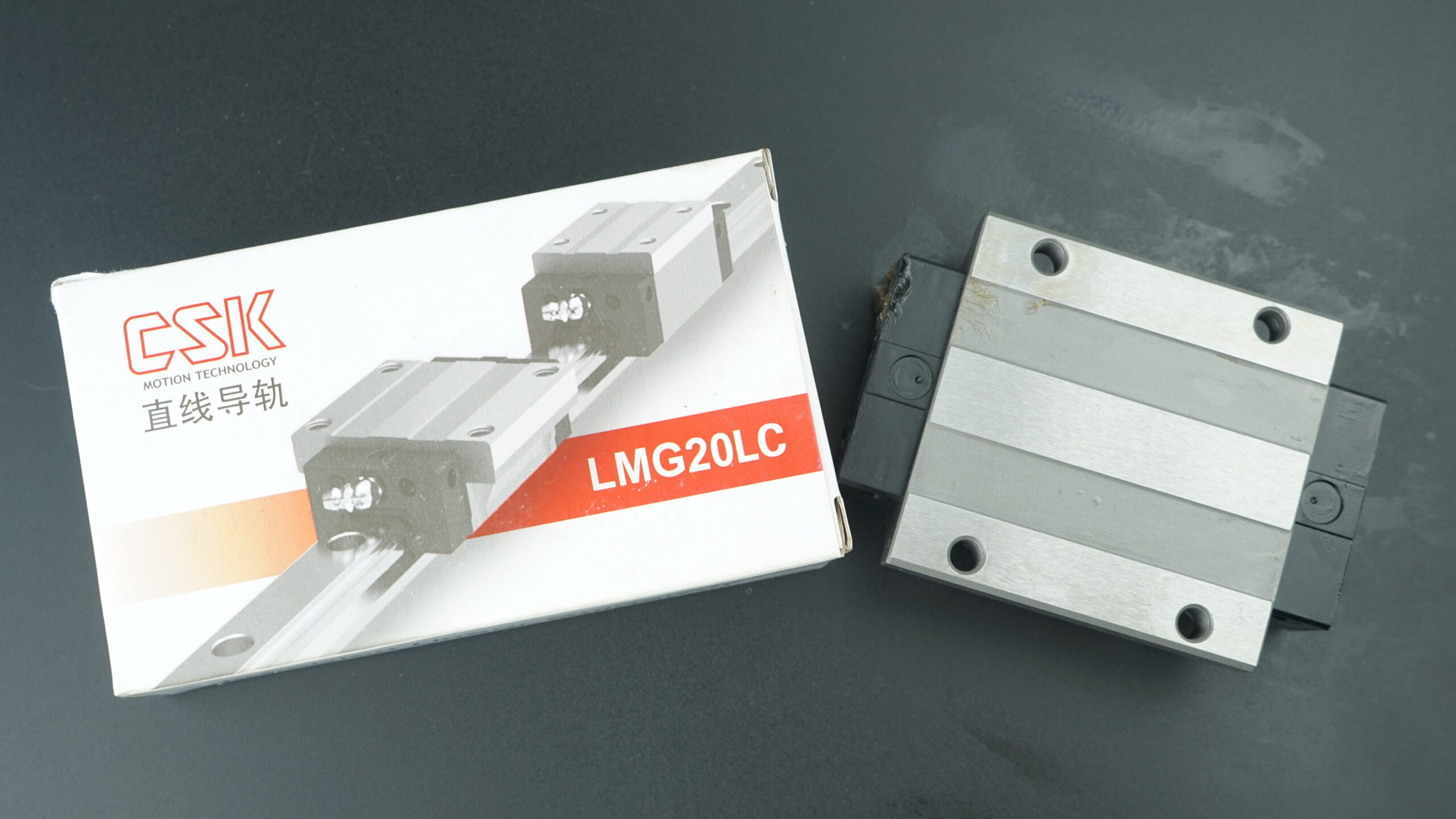 Con trượt LMG20LC 1 DSC02894 scaled