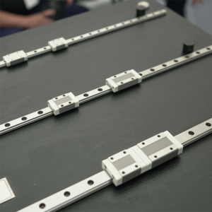 thanh trượt LMN15LT